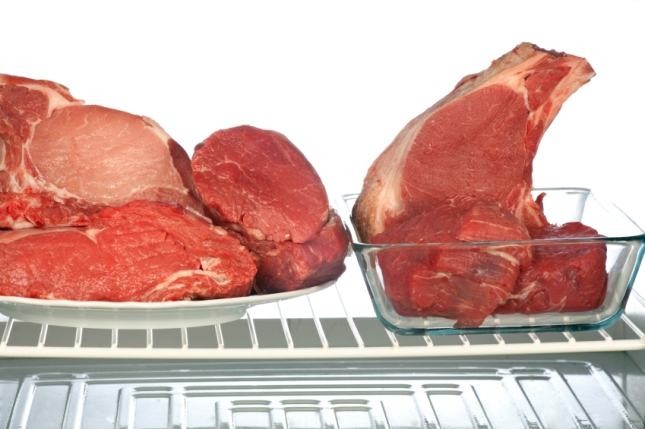 Как правильно хранить купленные мясопродукты дома?